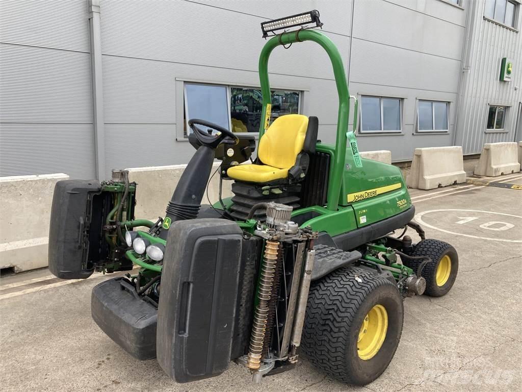 John Deere 7500AE Gågräsklippare