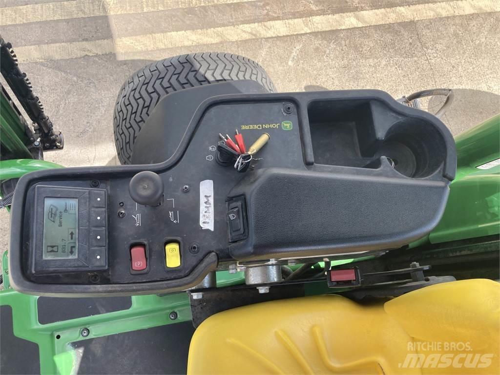 John Deere 7500AE Gågräsklippare
