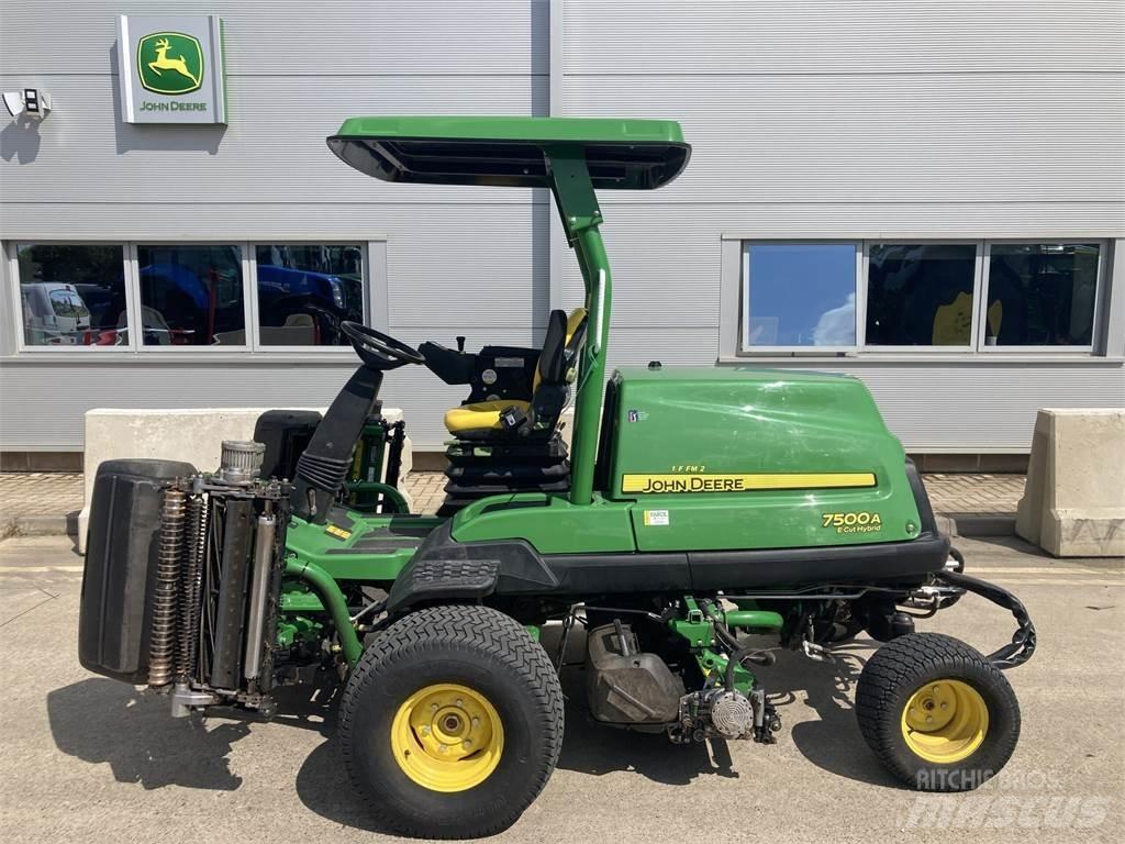 John Deere 7500AE Gågräsklippare