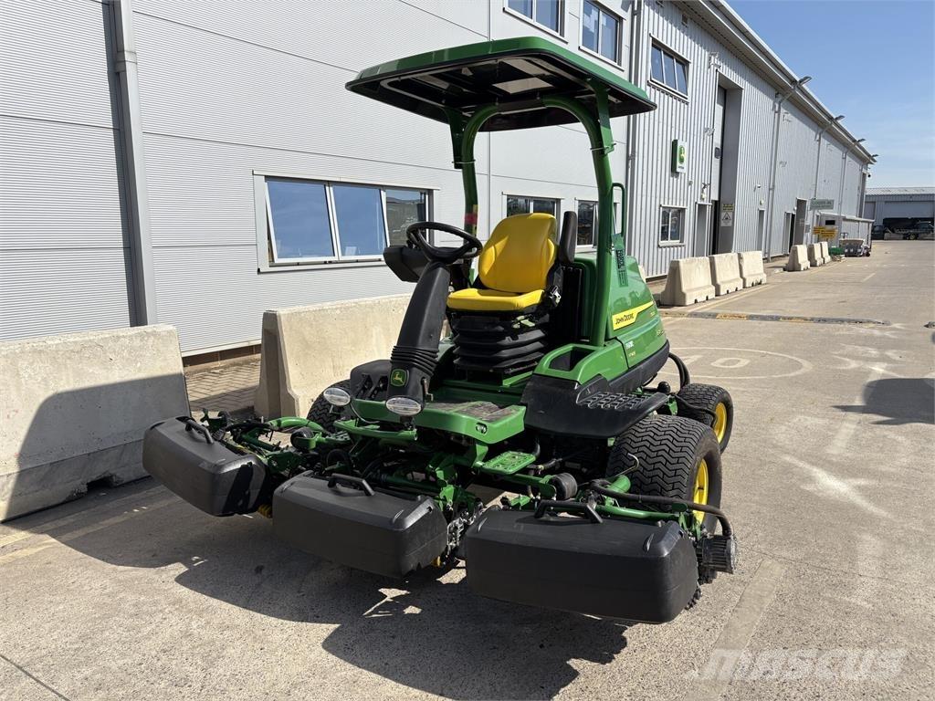 John Deere 7500AE Gågräsklippare