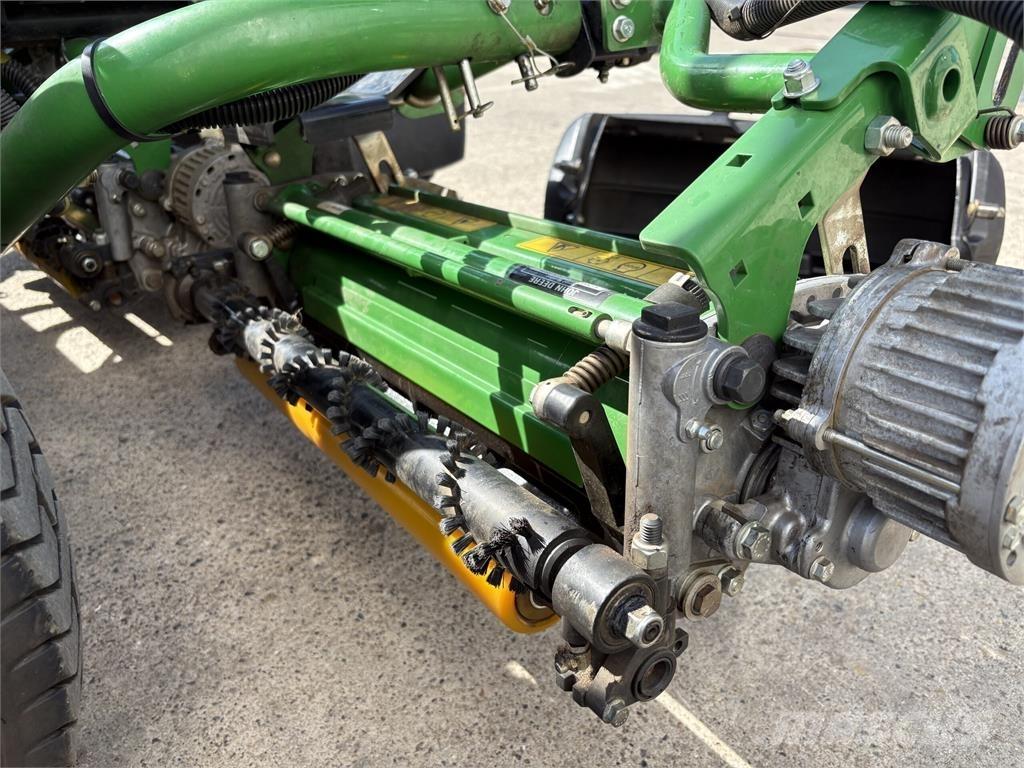 John Deere 7500AE Gågräsklippare