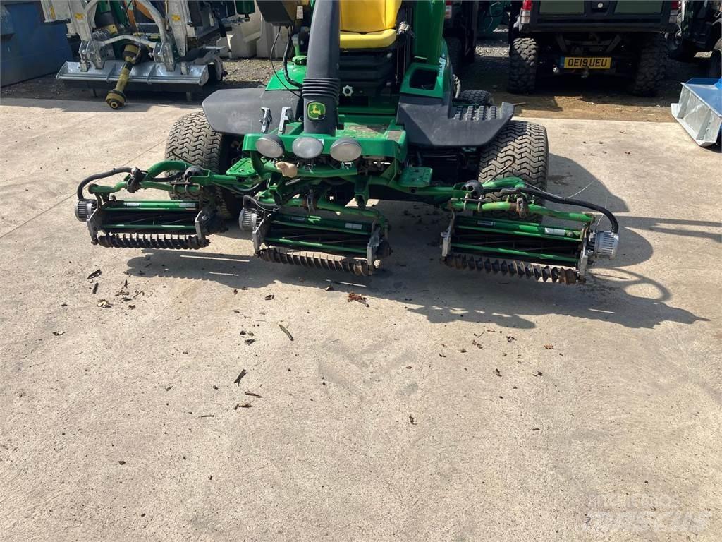John Deere 7500AE Gågräsklippare