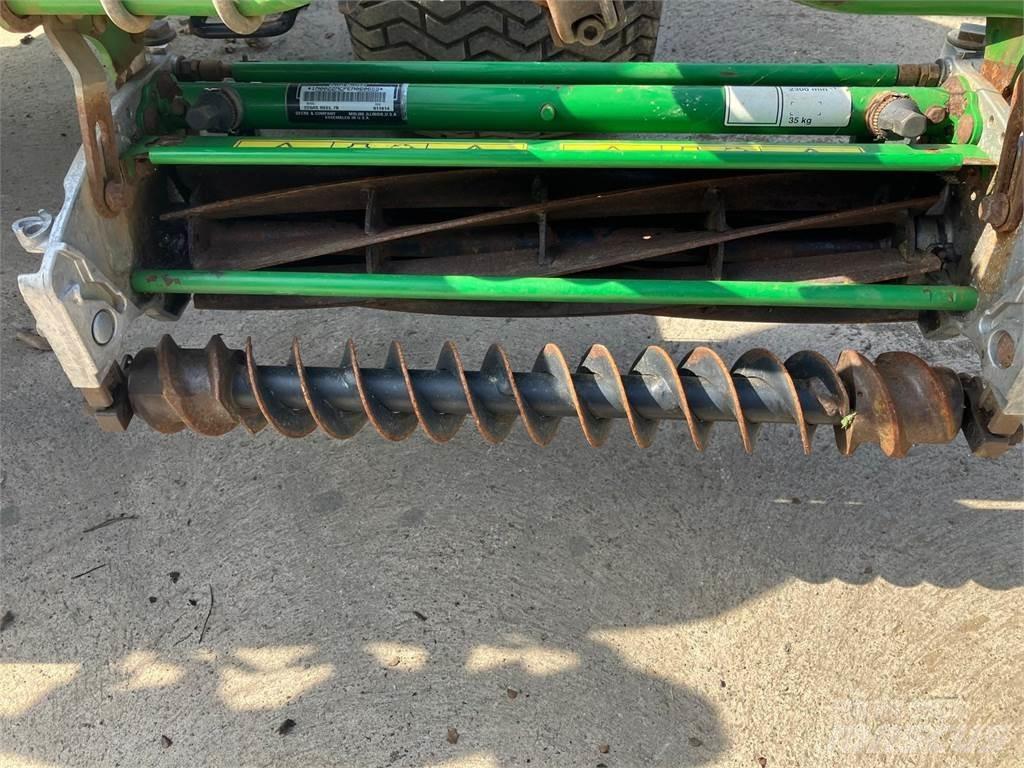 John Deere 7500AE Gågräsklippare