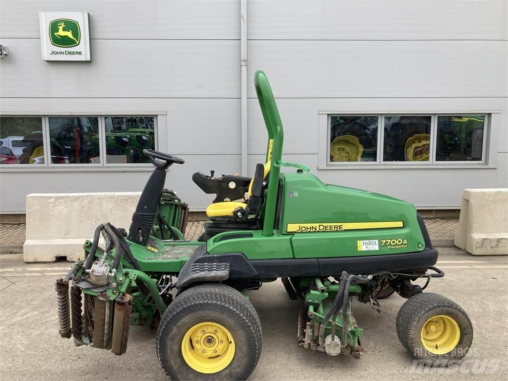 John Deere 7700A Gågräsklippare