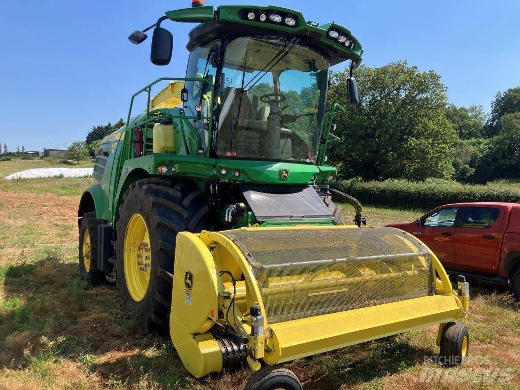 John Deere 8400i Självgående fälthackar
