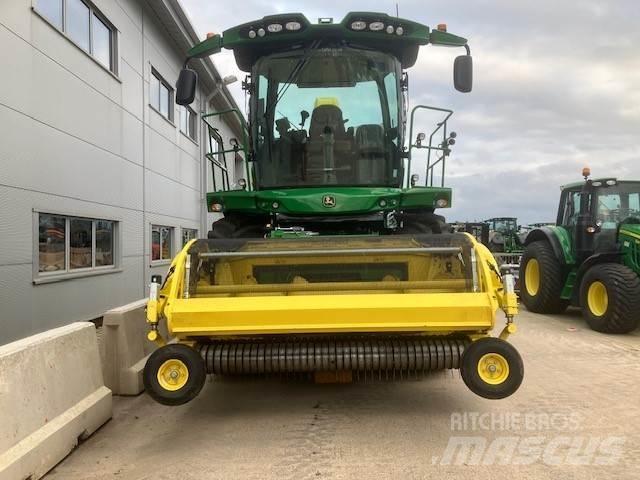 John Deere 8500i Självgående fälthackar