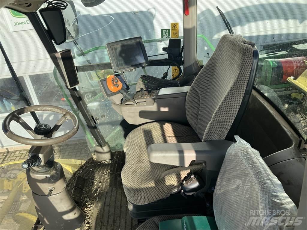 John Deere 8500i Självgående fälthackar