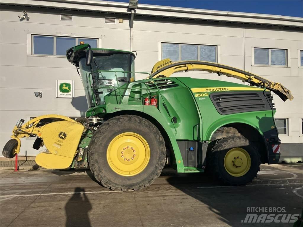John Deere 8500i Självgående fälthackar