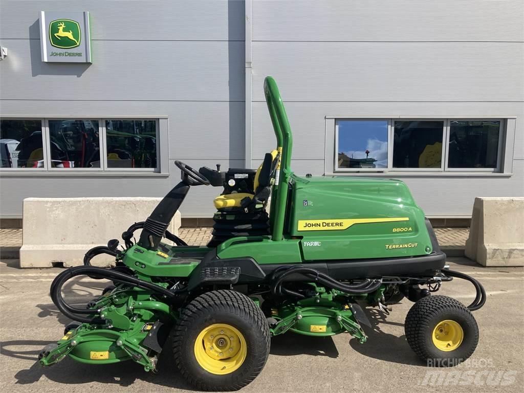 John Deere 8800A Gågräsklippare