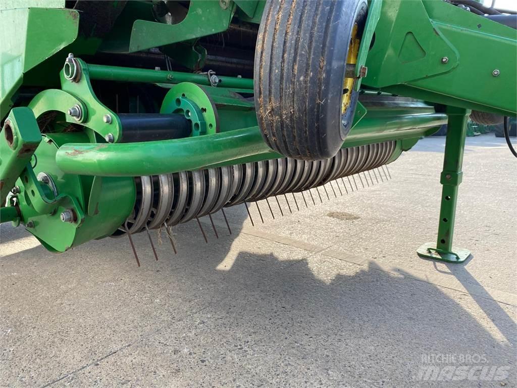 John Deere 960 Fyrkantspressar