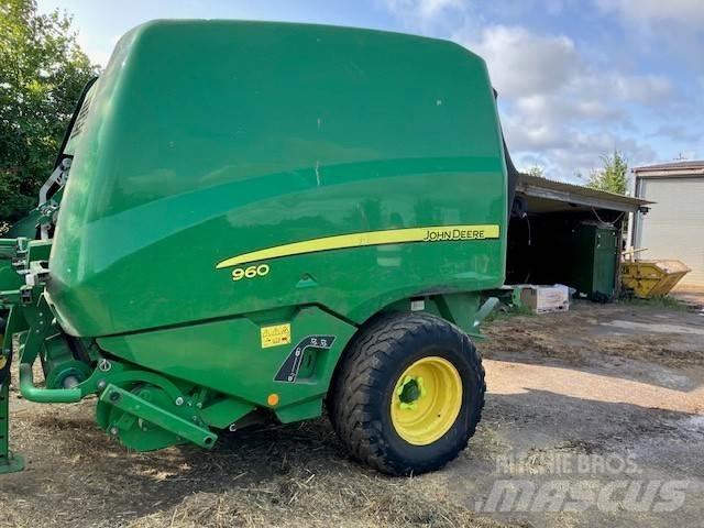 John Deere 960 Fyrkantspressar