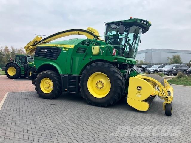 John Deere 9700i Självgående fälthackar
