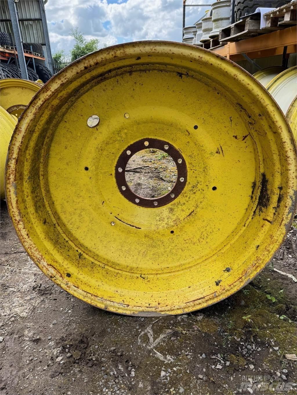 John Deere Example Däck, hjul och fälgar