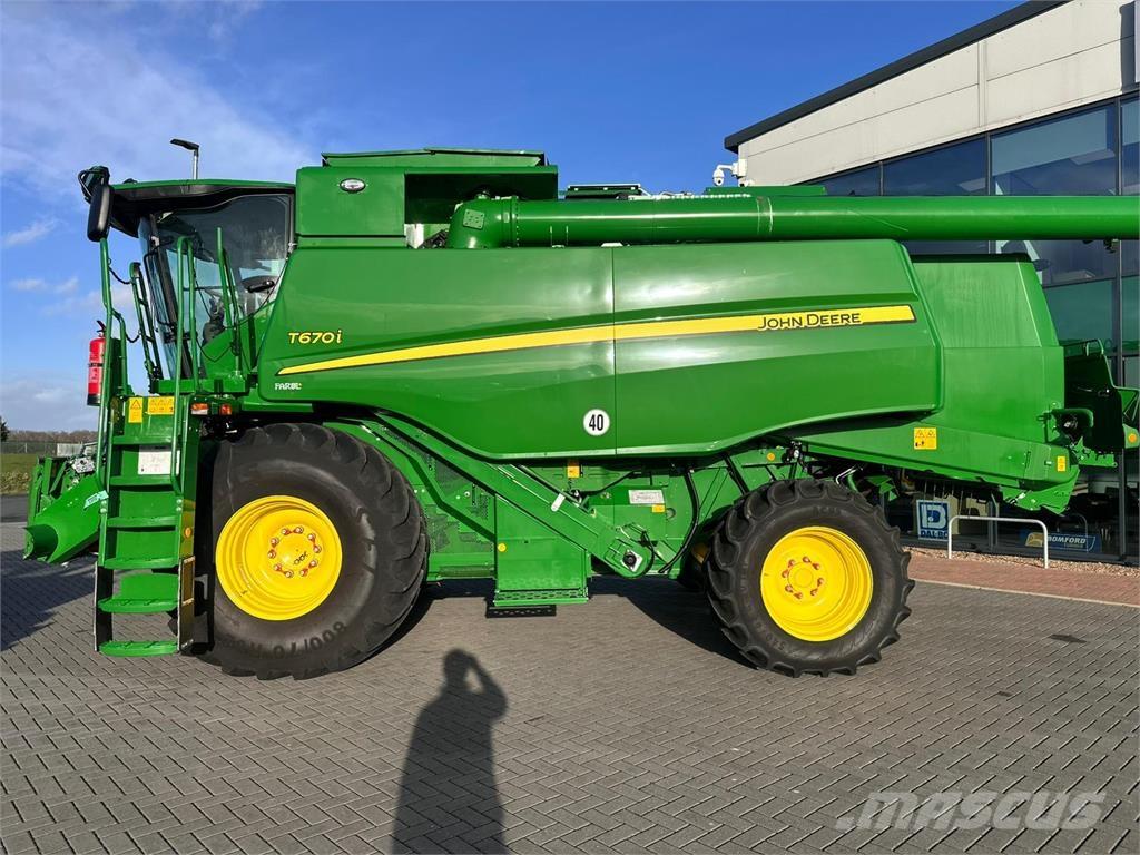 John Deere T670i Skördetröskor