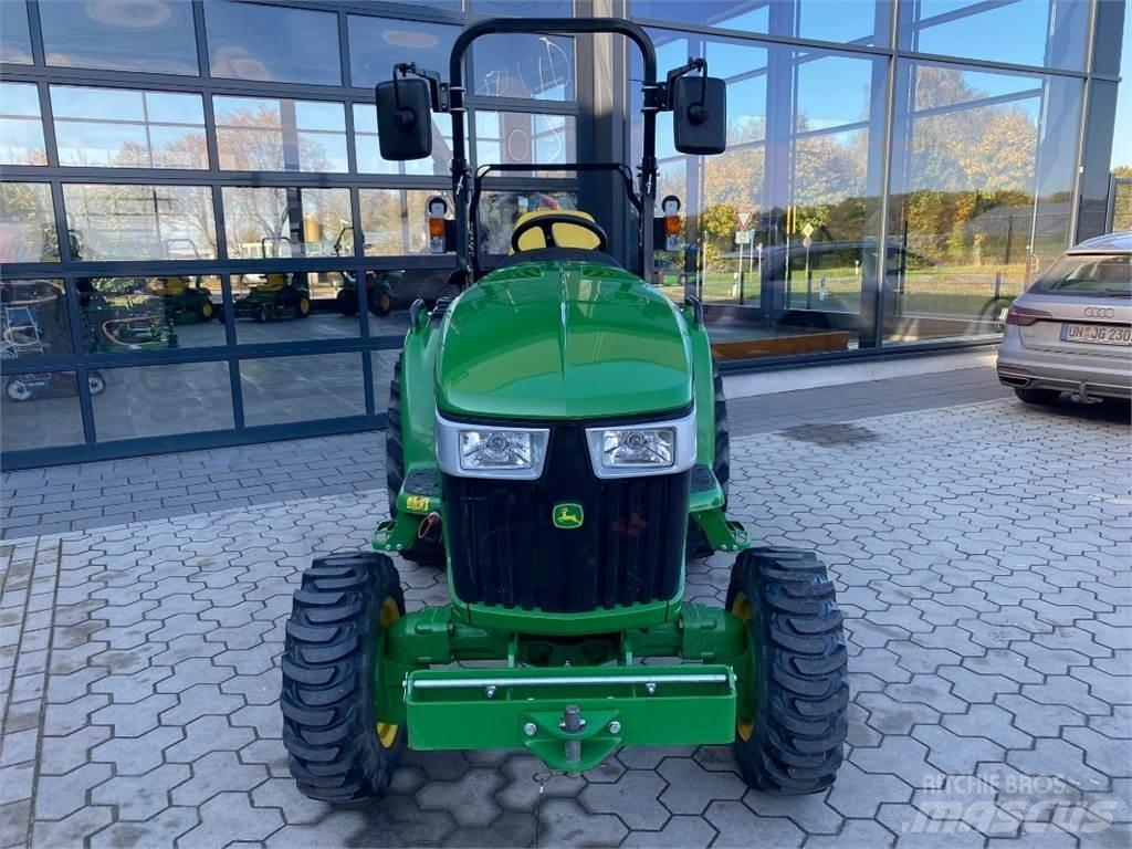 John Deere 3046R Traktorer
