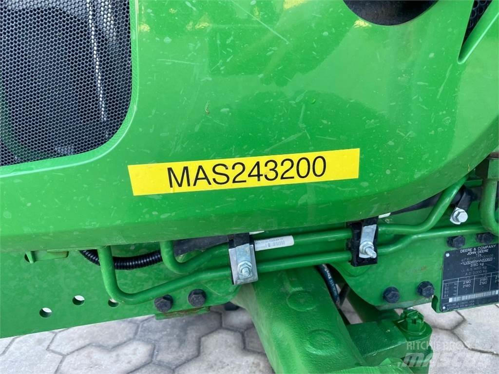 John Deere 3046R Traktorer