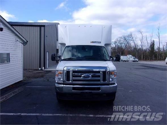 Ford E450 Skåpbilar