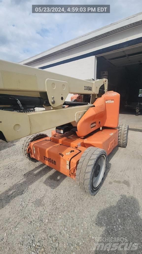 JLG E 450 AJ Bomliftar