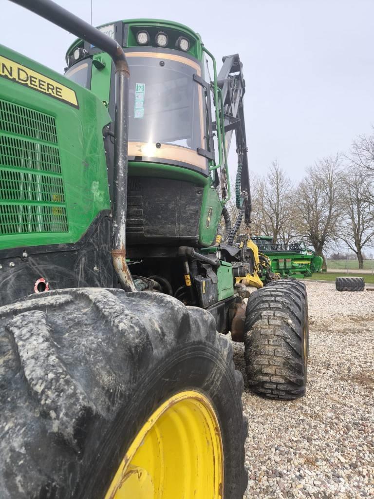John Deere 1270G Skördare