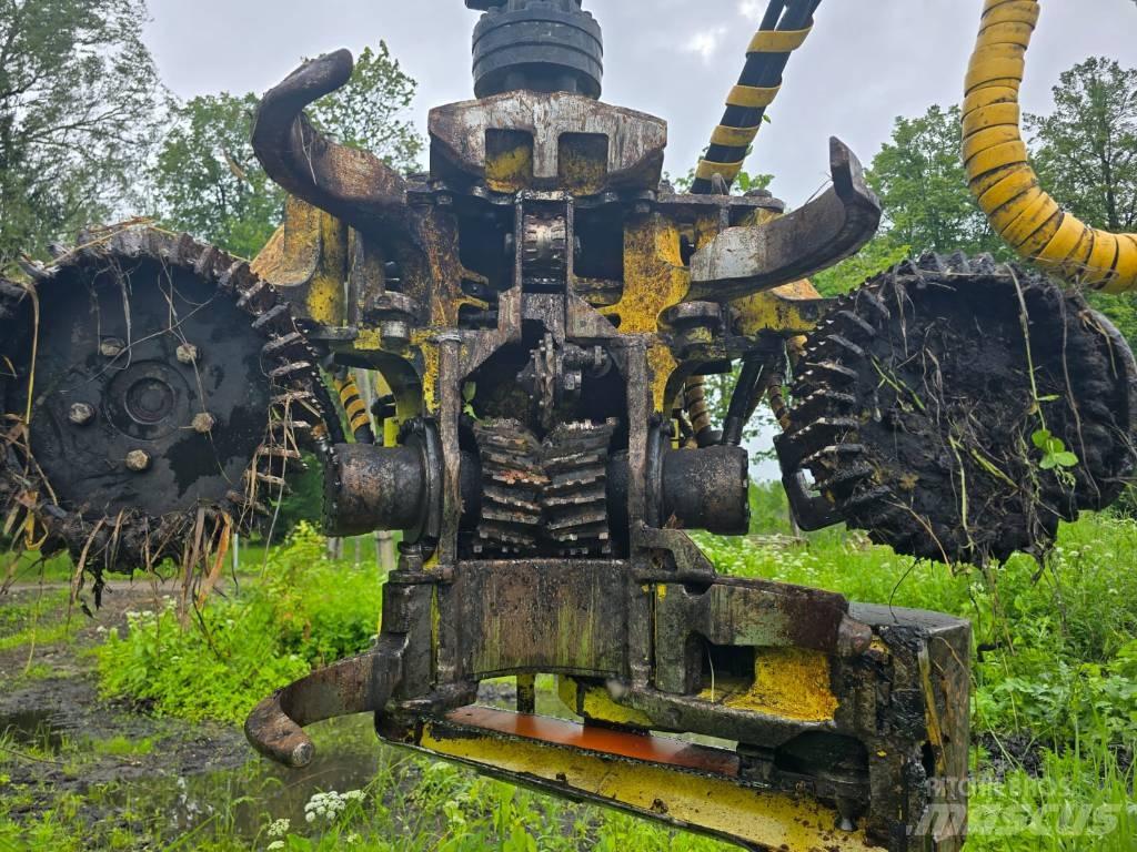 John Deere 1070 E Skördare