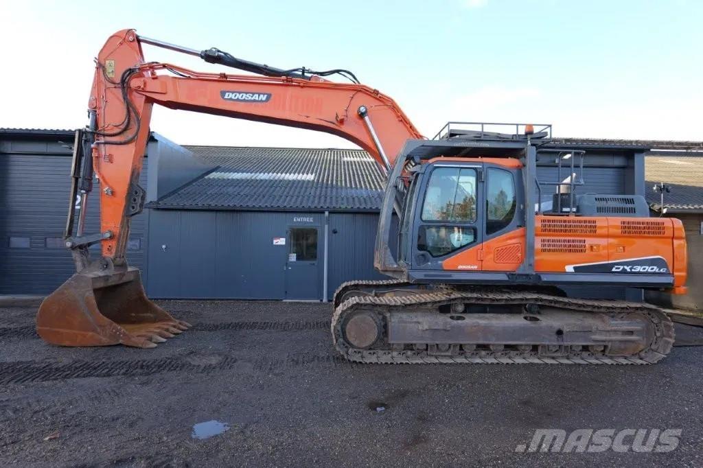 Doosan DX300LC Bandgrävare