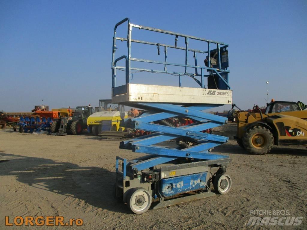 JLG 2030 ES Saxliftar