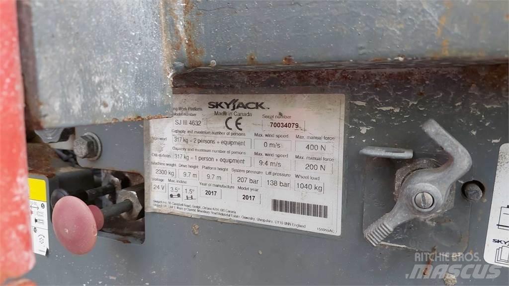 SkyJack SJIII4632 Saxliftar
