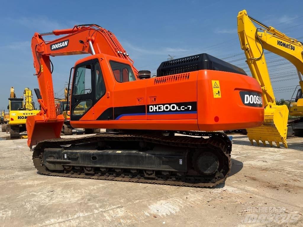 Doosan DH 300 LC-7 Bandgrävare