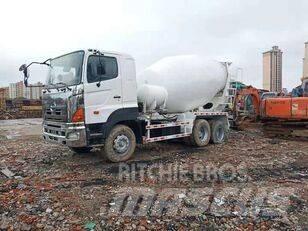 Hino 700 Cementbil