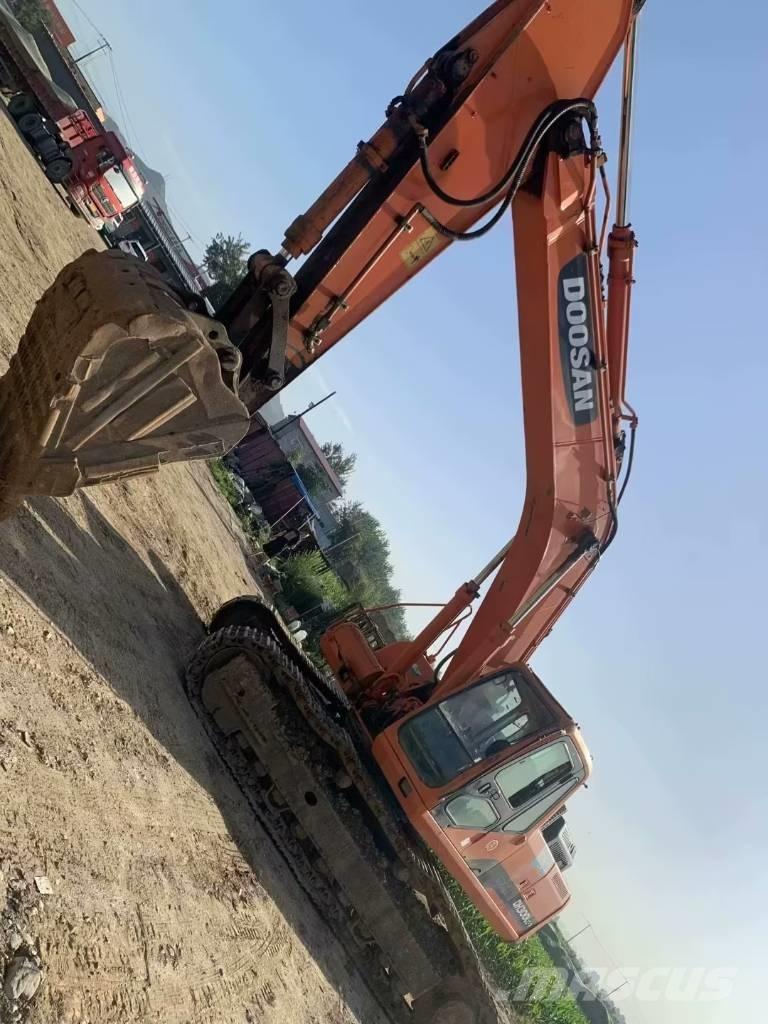 Doosan DH300 Bandgrävare