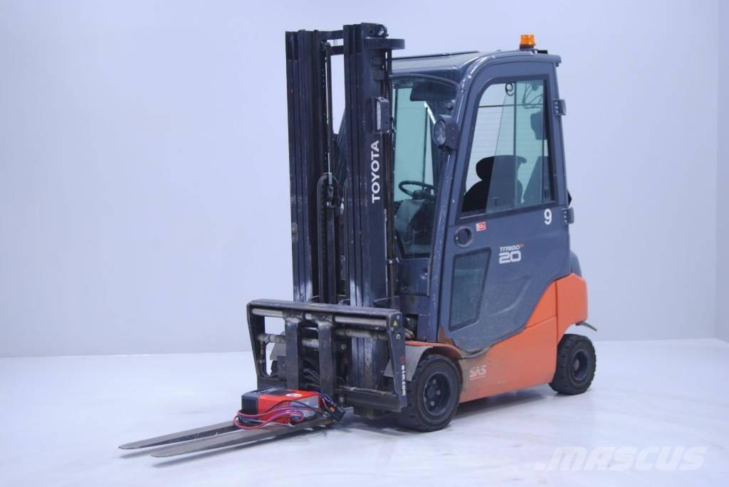 Toyota 8FBMK20T Elmotviktstruckar