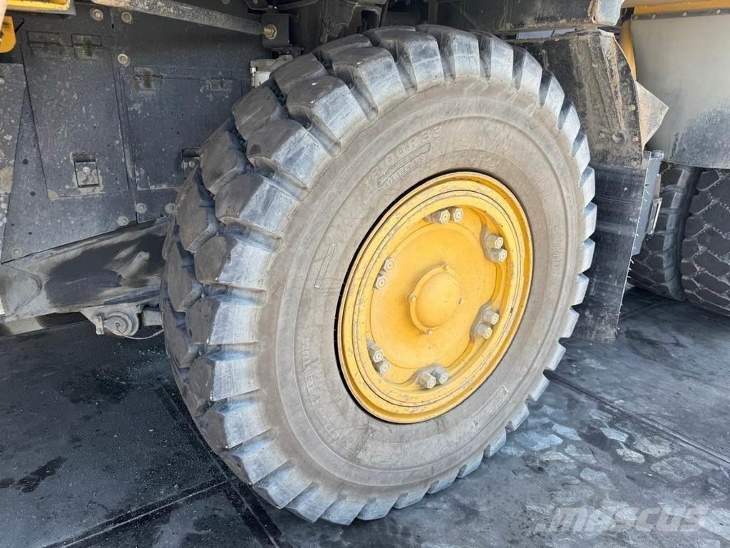 Komatsu HD405-7 Minidumprar