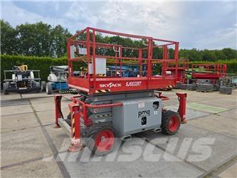 SkyJack SJ 6832 RT Saxliftar