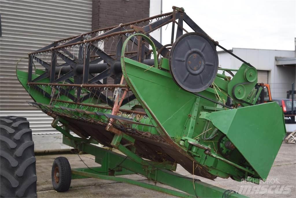 John Deere 1065 Skördetröskor