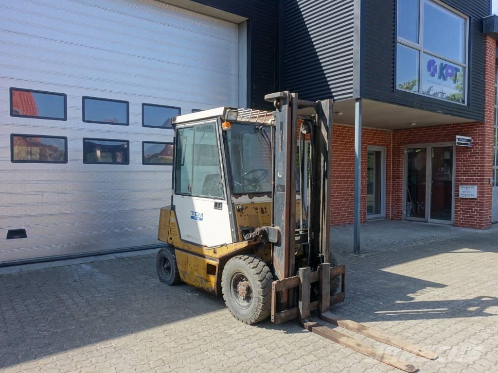 TCM FD 25 Z2 Dieselmotviktstruckar