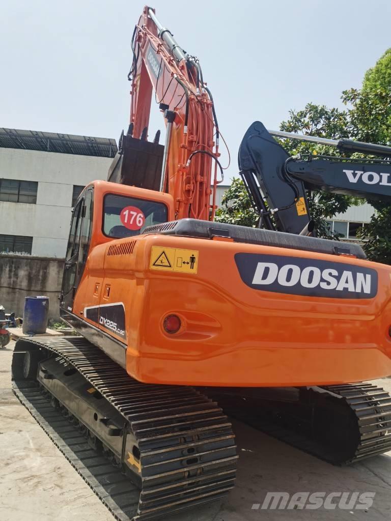 Doosan DX225LC-9C Bandgrävare