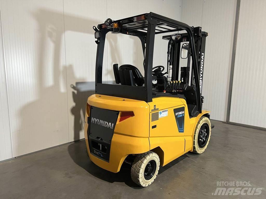 Hyundai 25BE-X Elmotviktstruckar