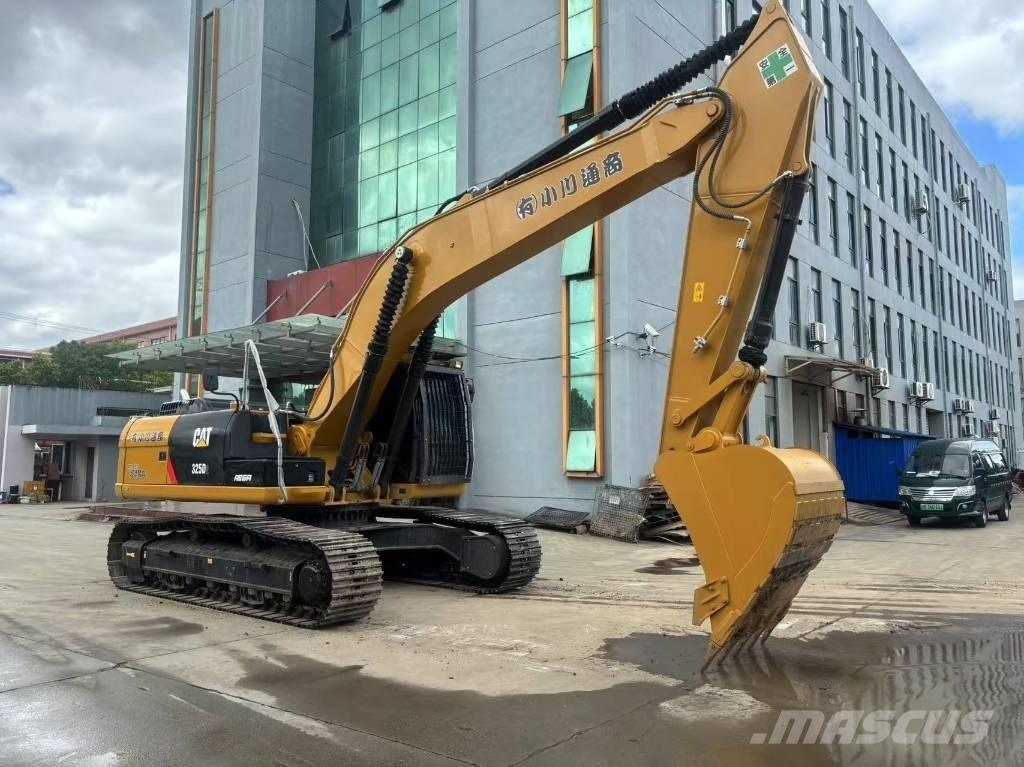 CAT 325 D Bandgrävare