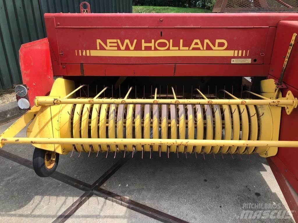 New Holland 570 Fyrkantspressar