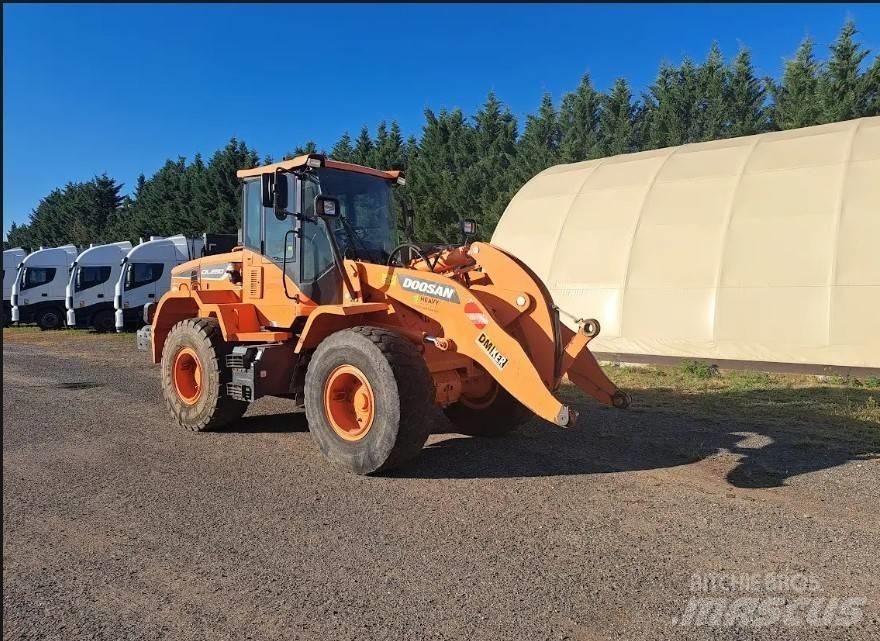 Doosan DL 250-5 Frontlastare och grävare