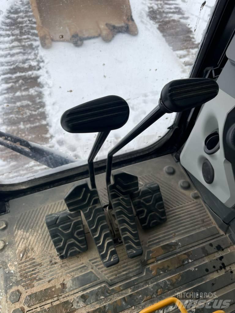 CAT 374-07B Bandgrävare