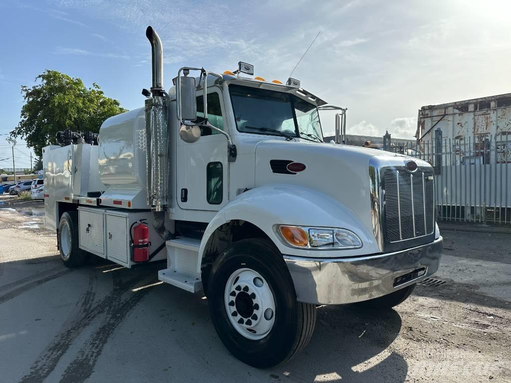 Peterbilt 335 Tankbilar