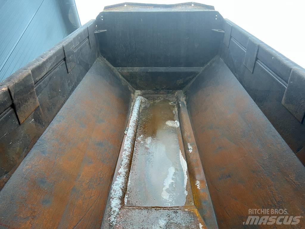 Volvo A30F Midjestyrd dumper