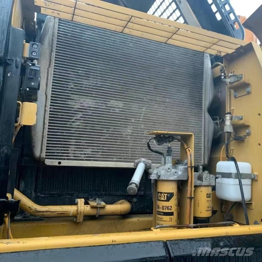 CAT 329 Bandgrävare
