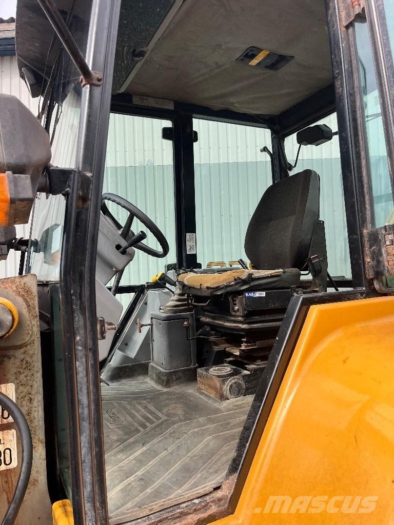 Massey Ferguson 860 Grävlastare