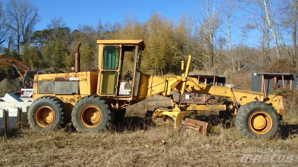 John Deere 672 A Väghyvlar