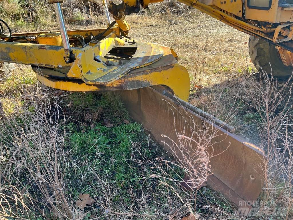 John Deere 672 A Väghyvlar