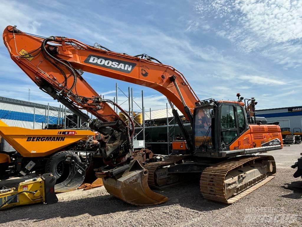 Doosan DX 300 LC-7 Bandgrävare