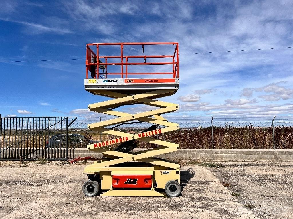 JLG 3246 ES Saxliftar