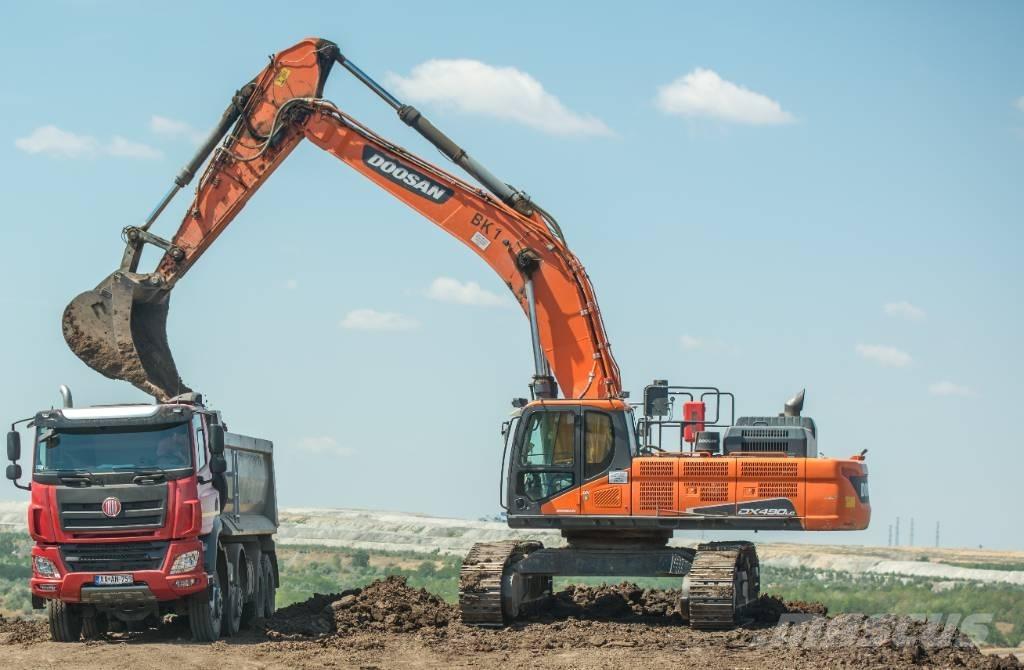 Doosan DX490LC-5 Bandgrävare